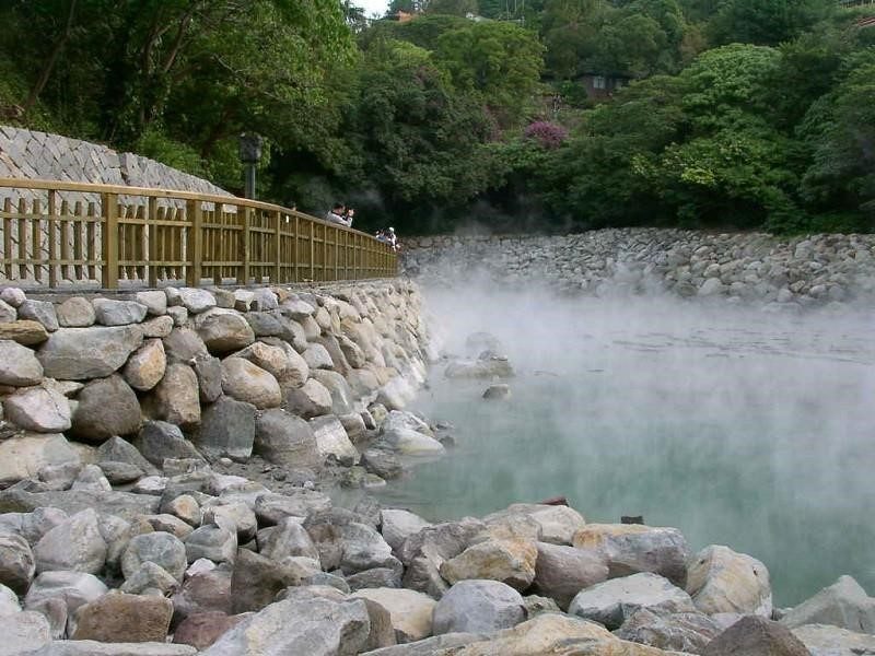 suoi nuoc khoang nong kenh ga