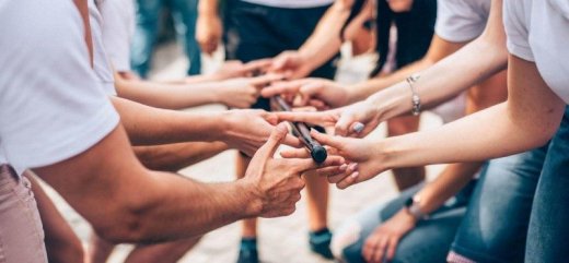 Top 10+ trò chơi Team Building Trong Nhà mới lạ và hấp dẫn nhất
