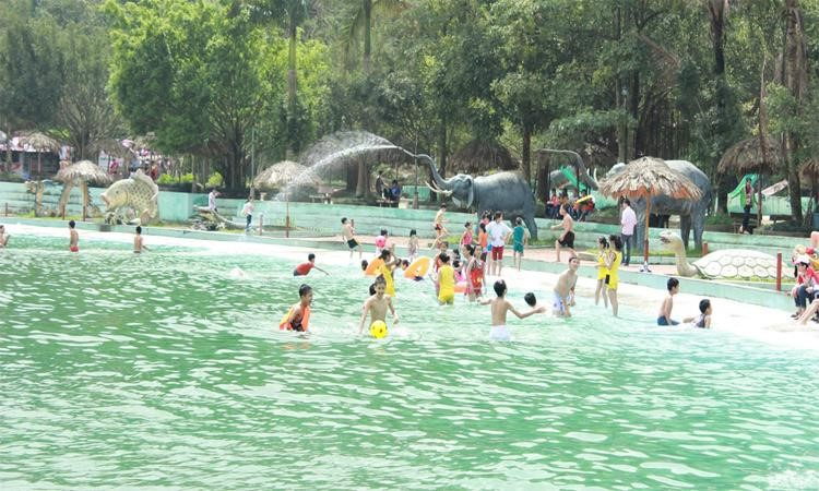 khoang xanh suoi tien