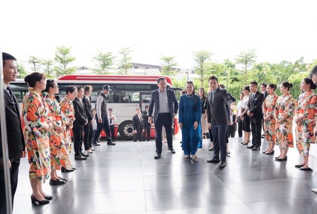 Ghé thăm Lynntimes Thanh Thủy cùng ngài Thống đốc tỉnh Shimane và phái đoàn Nhật Bản