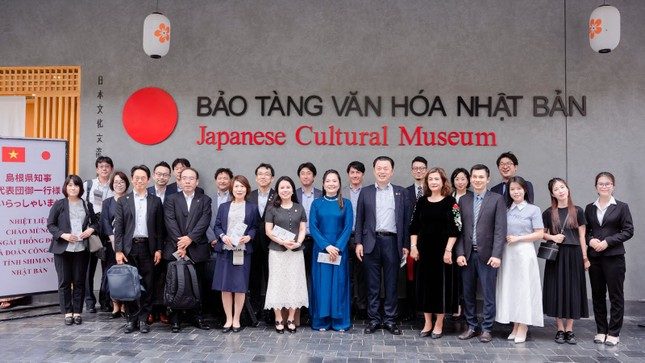 Ghé thăm Lynntimes Thanh Thủy cùng ngài Thống đốc tỉnh Shimane và phái đoàn Nhật Bản