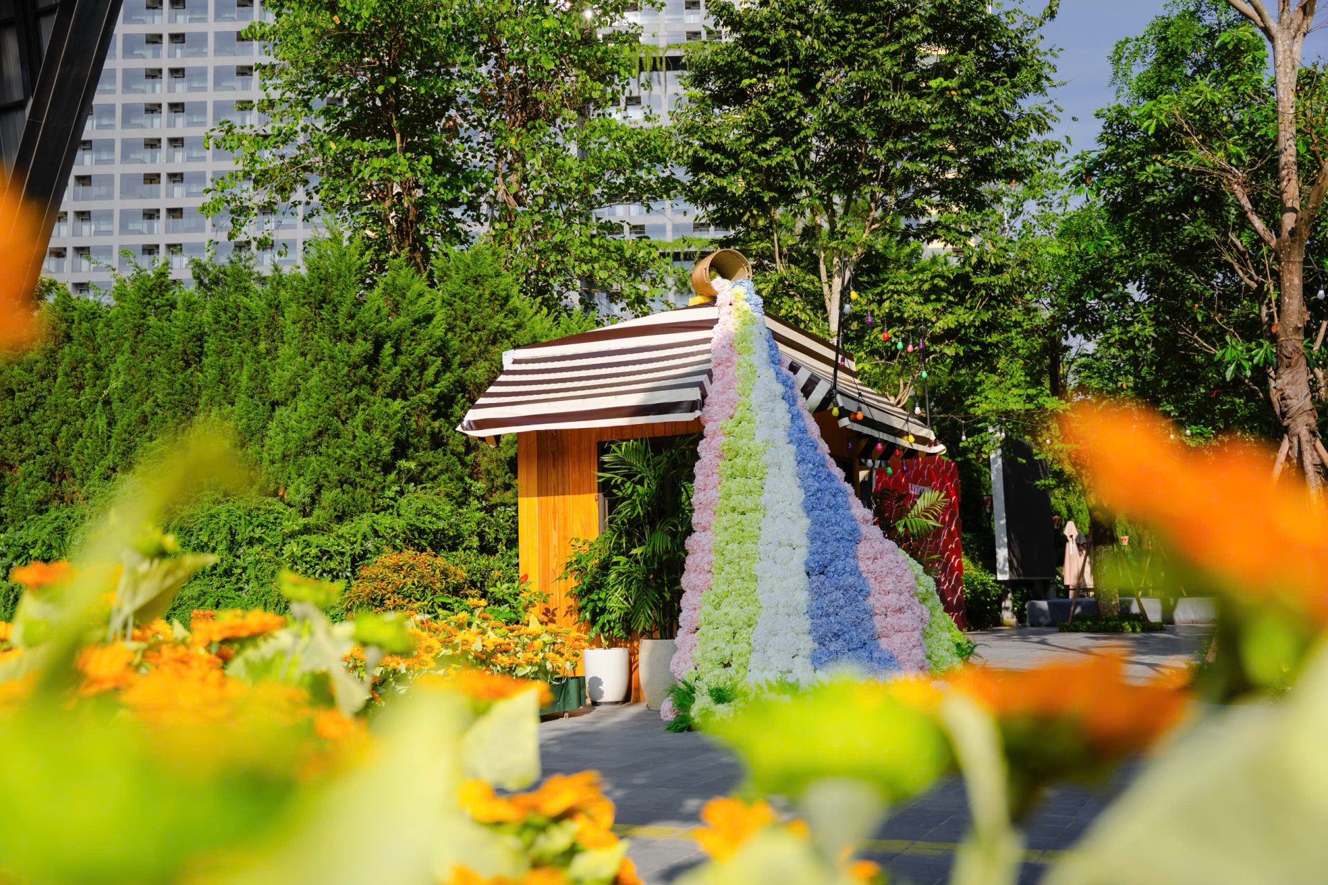 LỄ HỘI HOA THÁNG 10 – MÙA YÊU THƯƠNG GỬI TẶNG NHỮNG ĐÓA HOA ĐẸP NHẤ