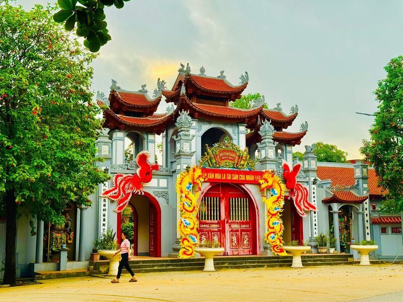 2025-11-den-tam-giang-12.jpg
