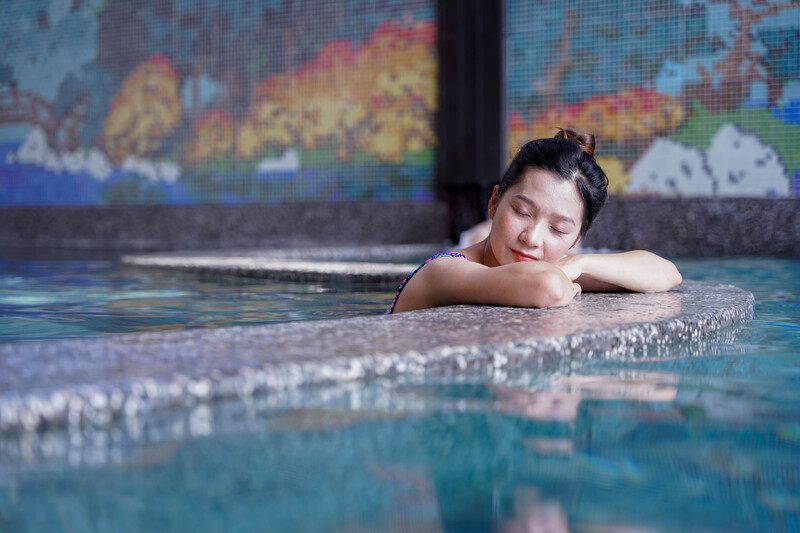 Da êm mượt như lụa – Bí quyết từ nguồn khoáng nóng thiên nhiên tại Lynntimes Thanh Thủy